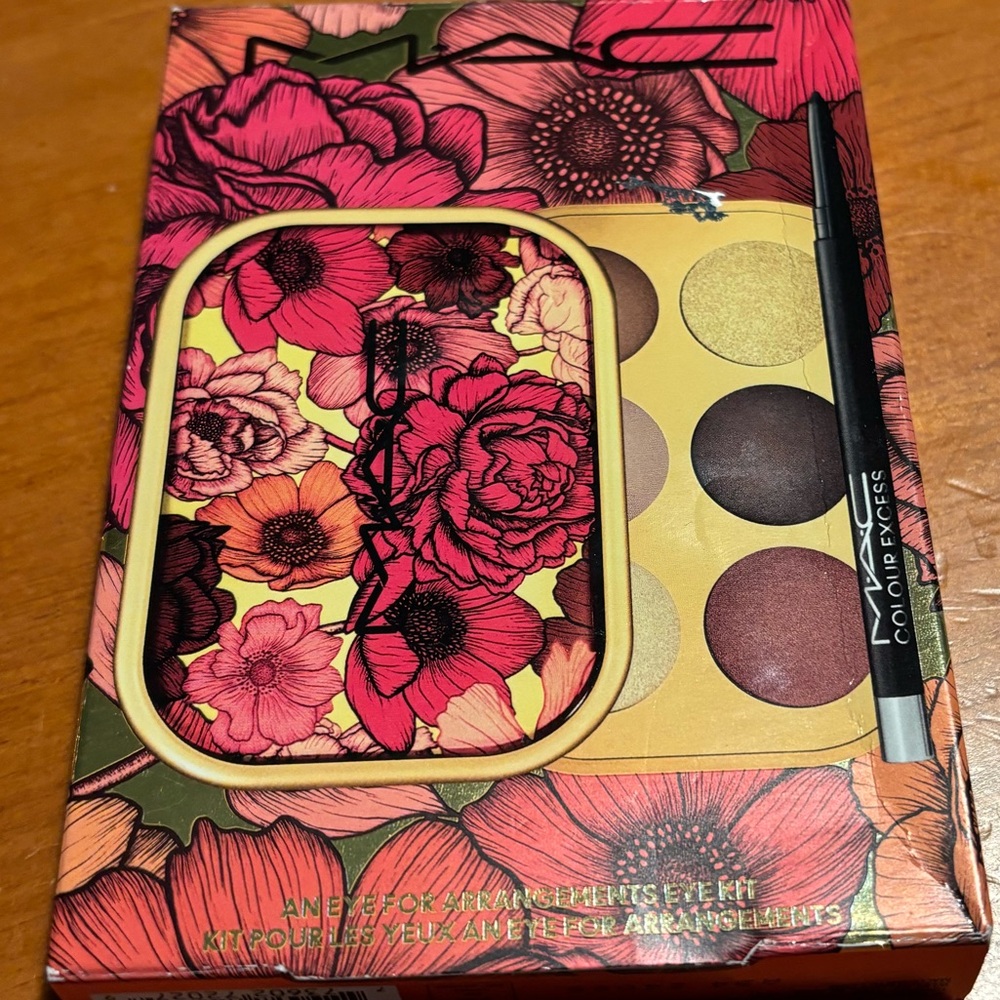 MAC Eyeshadow & Eyeliner An Eye for Arrangements Eye Kit - Picture 4 of 16